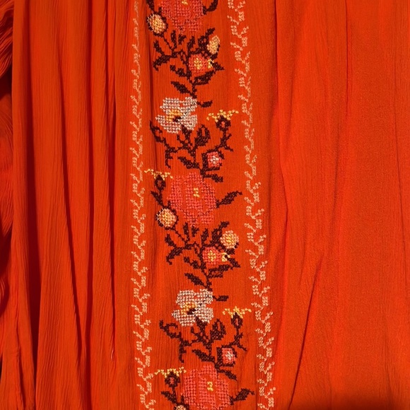 Old Navy women’s off the shoulder shirt - Picture 3 of 7